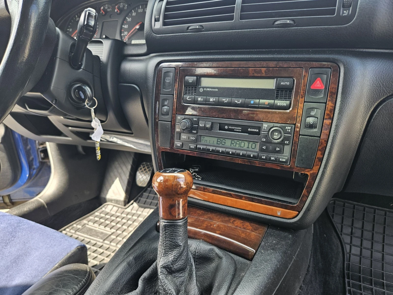 VW Passat 1.9 TDI 110 PS, снимка 14 - Автомобили и джипове - 54876377