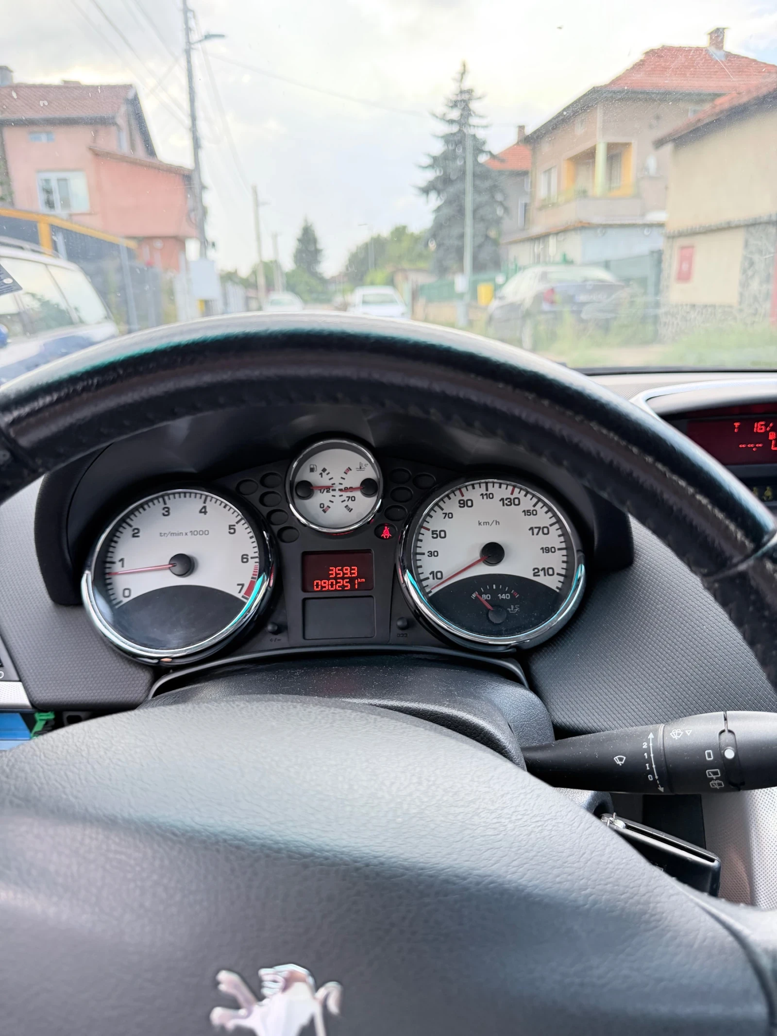 Peugeot 207 1.4, снимка 8 - Автомобили и джипове - 55604850