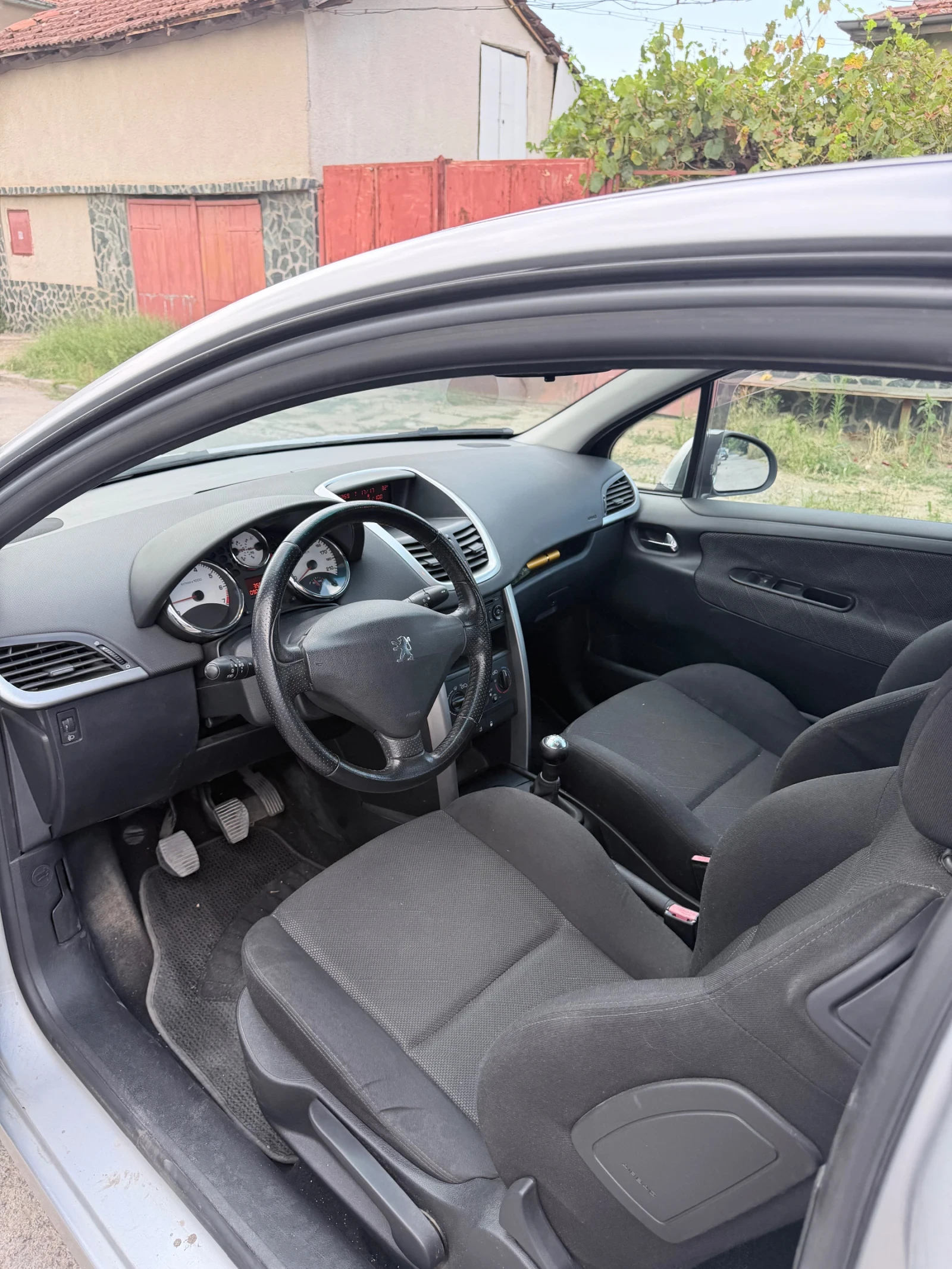 Peugeot 207 1.4, снимка 7 - Автомобили и джипове - 55604850