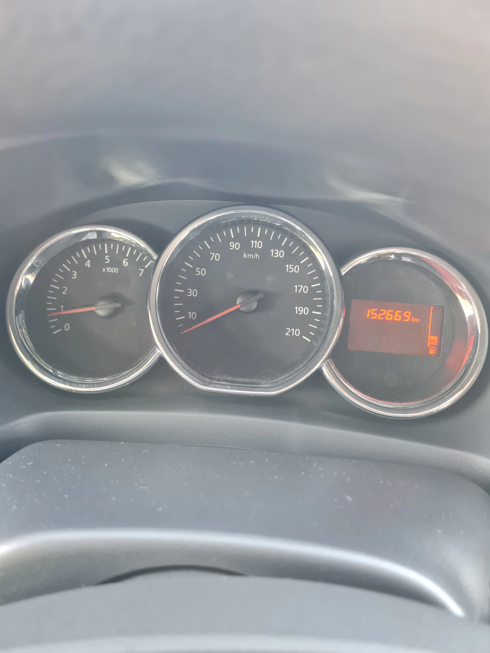 Dacia Sandero 0.9 куб.Турбо 90к.с. 2014г , снимка 10 - Автомобили и джипове - 55693353