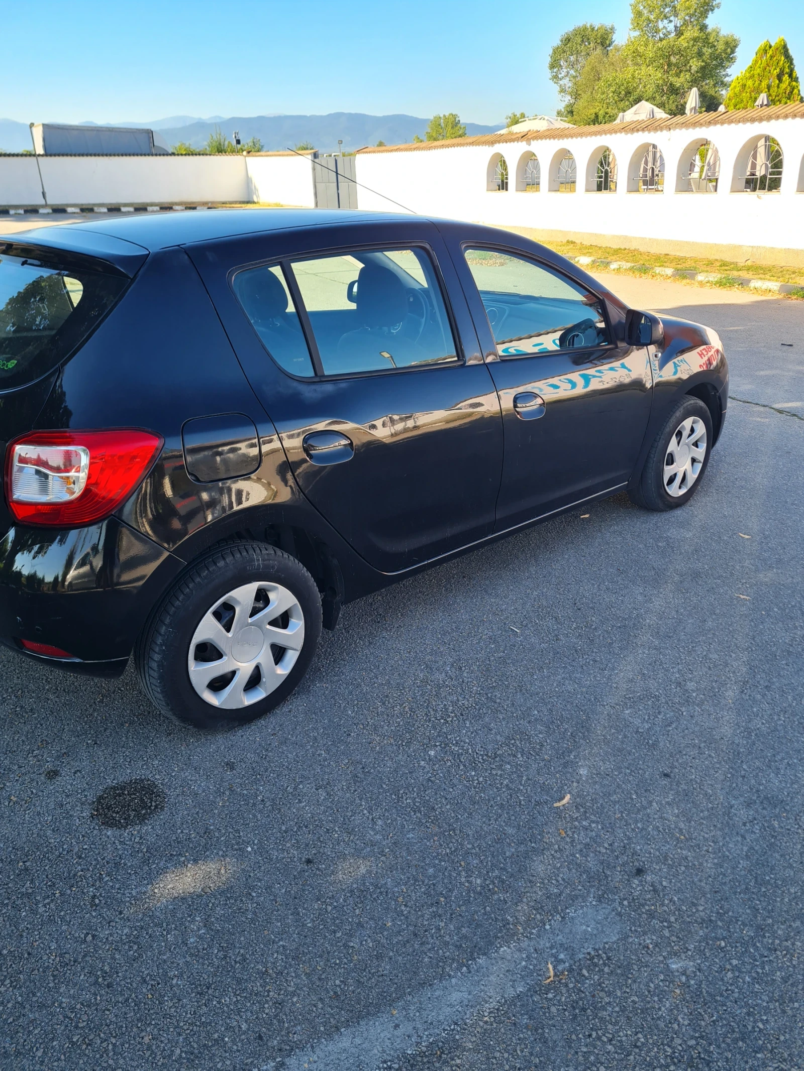 Dacia Sandero 0.9 куб.Турбо 90к.с. 2014г , снимка 3 - Автомобили и джипове - 55693353