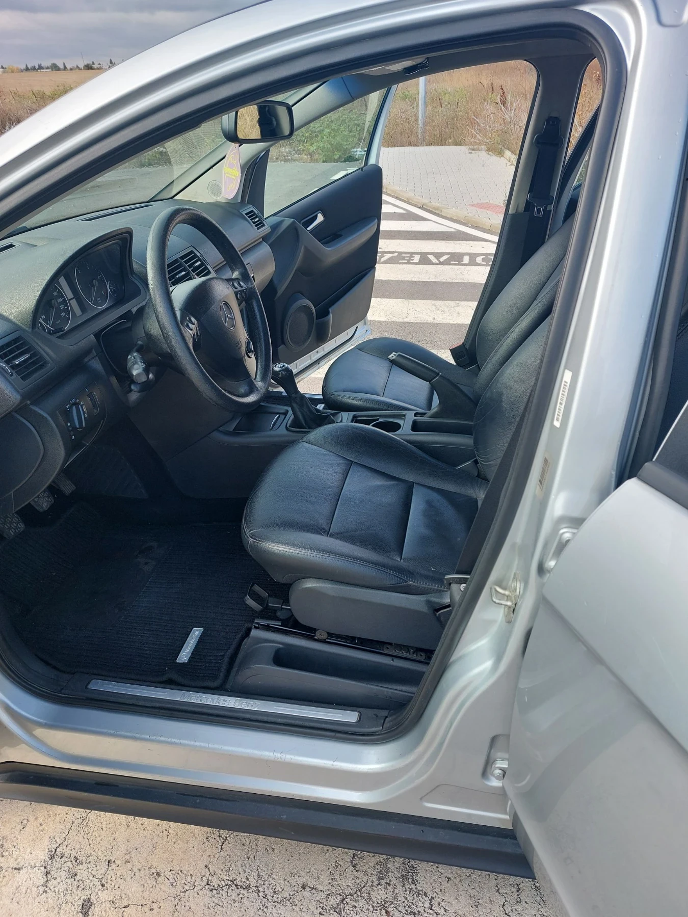 Mercedes-Benz A 180, снимка 7 - Автомобили и джипове - 55999143