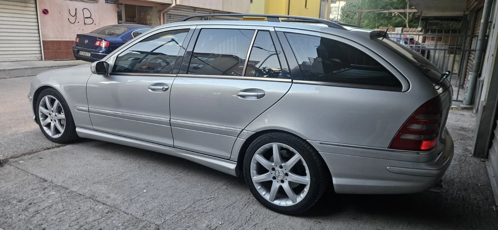 Mercedes-Benz C 32 AMG, снимка 11 - Автомобили и джипове - 56232474