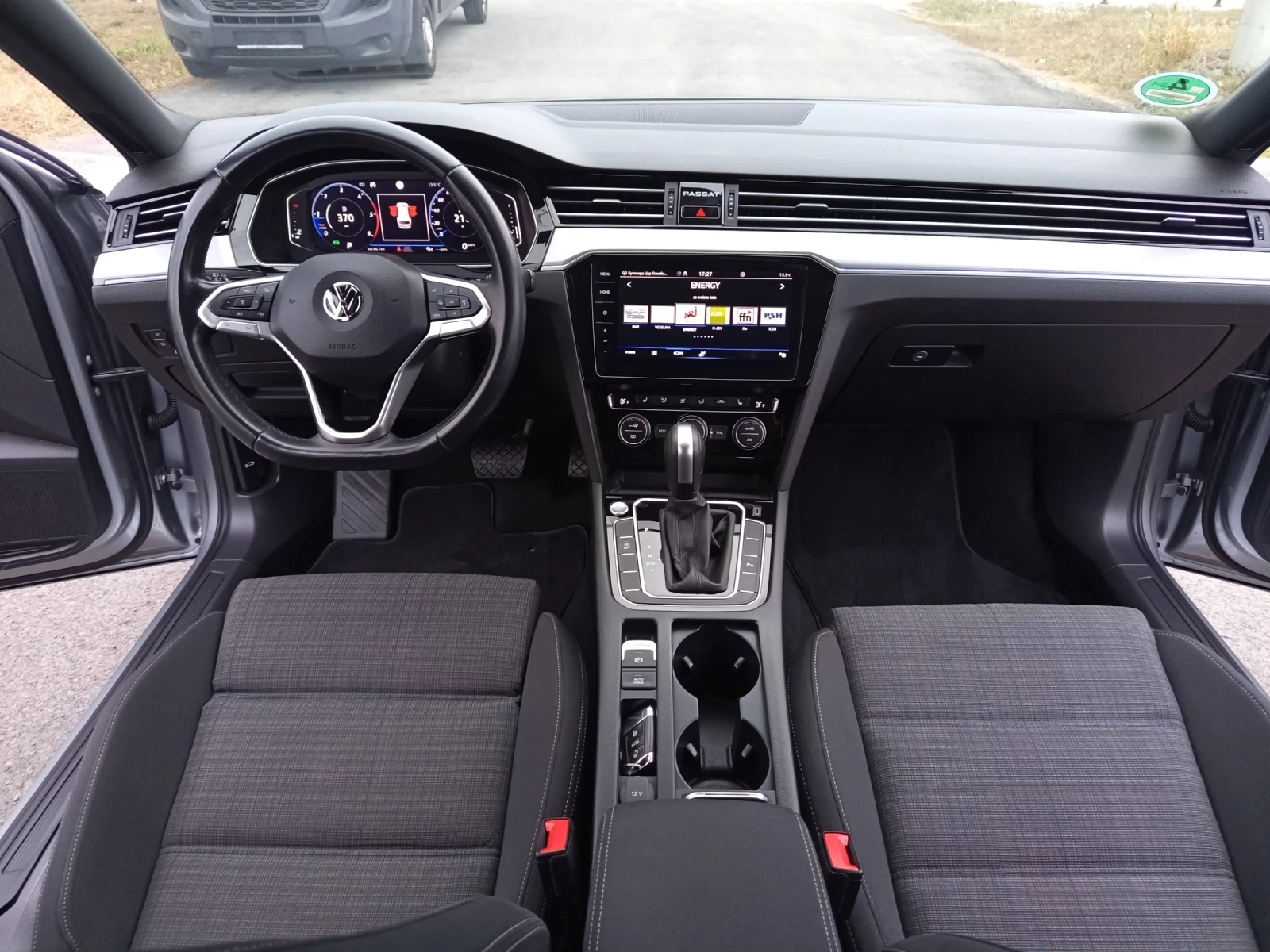 VW Passat 2.0TDI 150кс Дигитално табло!, снимка 11 - Автомобили и джипове - 56465607