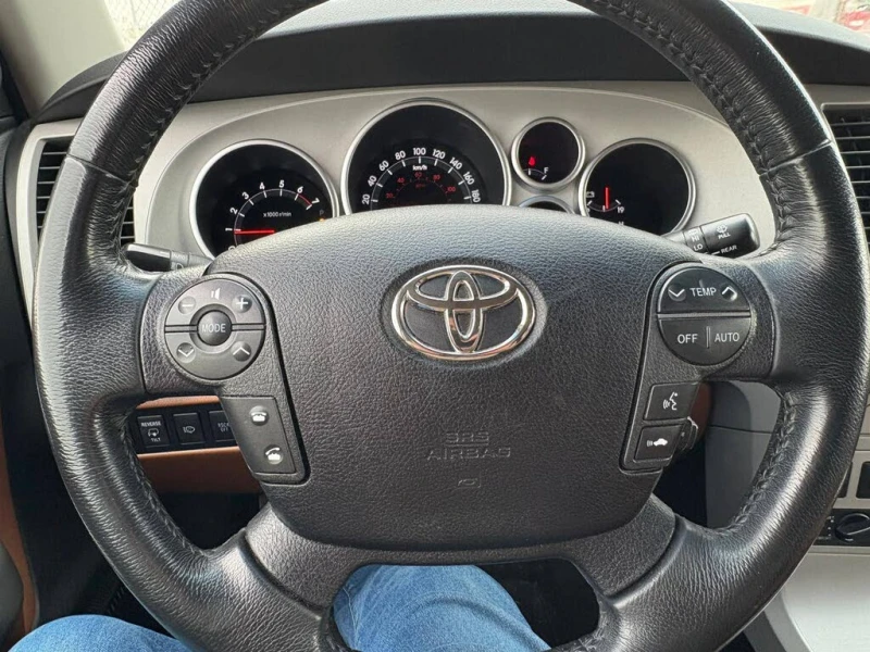 Toyota Sequoia PLATINUM * DVD * ПОДГРЕВ * CAMERA * PANO * AWD, снимка 11 - Автомобили и джипове - 52539142