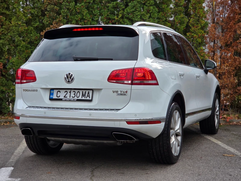 VW Touareg FACE| 3.0TDI 262 к.с.| 4х4| ВЪЗДУХ| 360| ТЕГЛИЧ| П, снимка 6 - Автомобили и джипове - 52801356