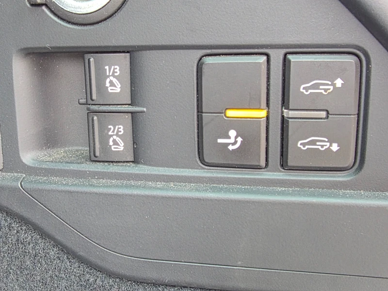 VW Touareg FACE| 3.0TDI 262 к.с.| 4х4| ВЪЗДУХ| 360| ТЕГЛИЧ| П, снимка 15 - Автомобили и джипове - 52801356