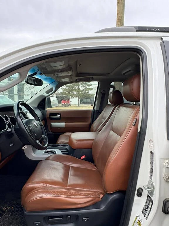 Toyota Sequoia PLATINUM * DVD * ПОДГРЕВ * CAMERA * PANO * AWD - изображение 9