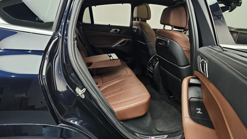 BMW X6 M Sport* Laser* Night Vision* Pano* Keyless* 360, снимка 11 - Автомобили и джипове - 55342264