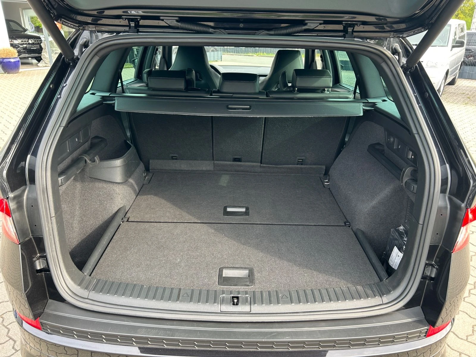 Skoda Kodiaq 2.0 TDI 4x4 DSG ACC KeyGO 360 SzH VirtualC #iCarbg - изображение 9
