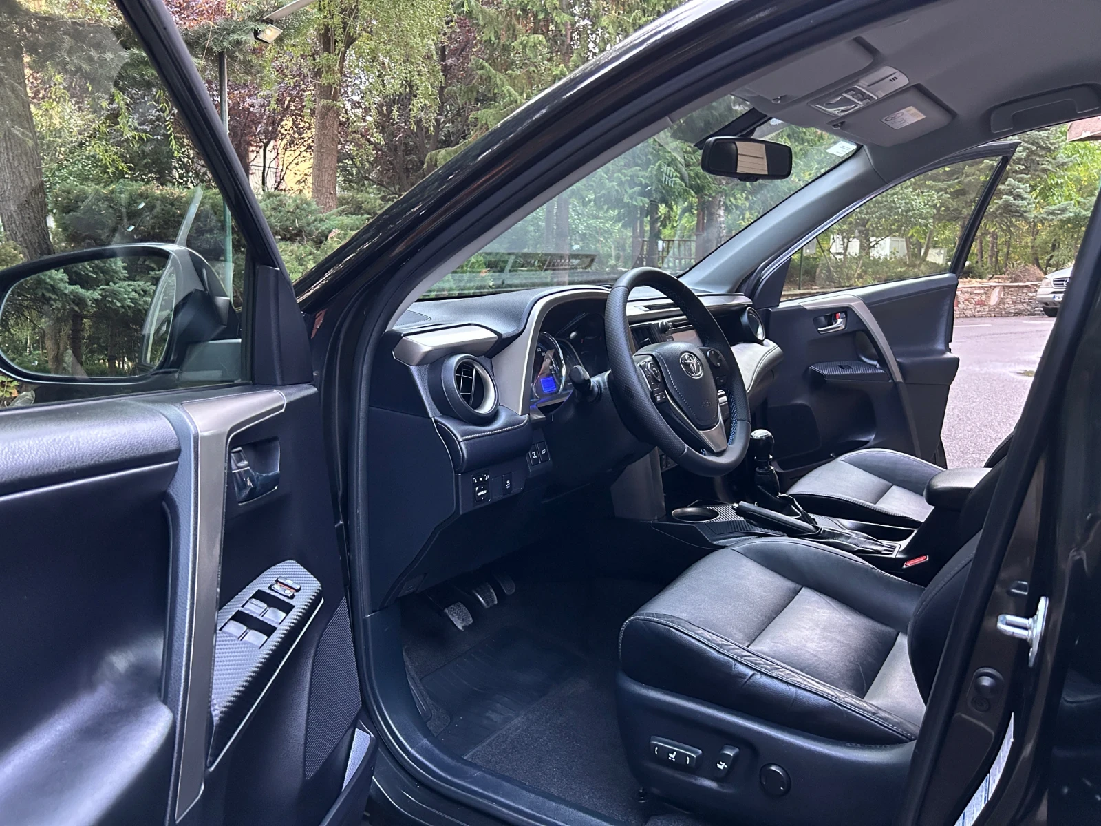 Toyota Rav4 2.0 D-4D  4x4  ПЪЛНА СЕРВ. ИСТОРИЯ !!!   - изображение 3