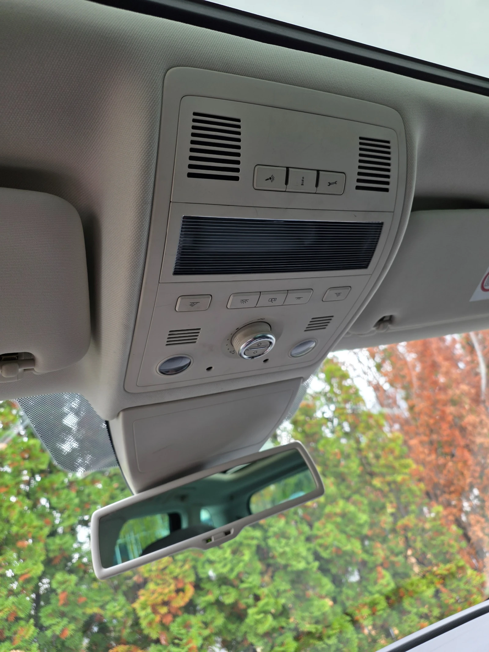 VW Touareg FACE/3.0TDI 262 к.с./4х4/ВЪЗДУХ/360/ТЕГЛИЧ/ПЕЧКА - изображение 9