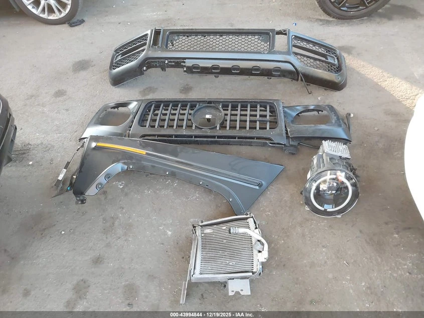 Mercedes-Benz G 63 AMG 4l Amg G 63 4Matic, снимка 12 - Автомобили и джипове - 53936168