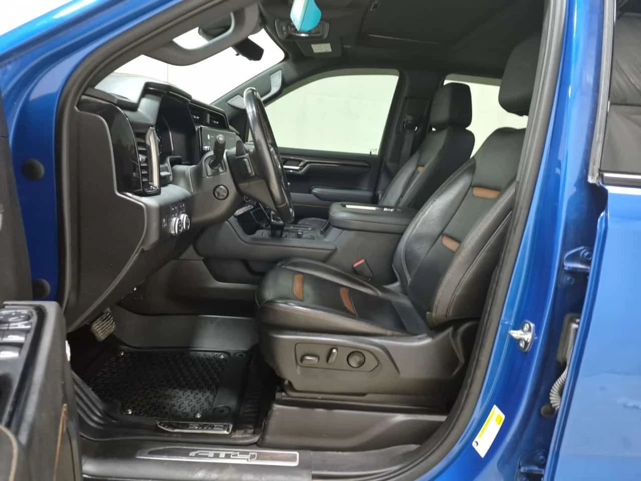 Gmc Sierra  AT4 CREW CAB STD BED | ЦЕНА ДО БЪЛГАРИЯ , снимка 5 - Автомобили и джипове - 55242754