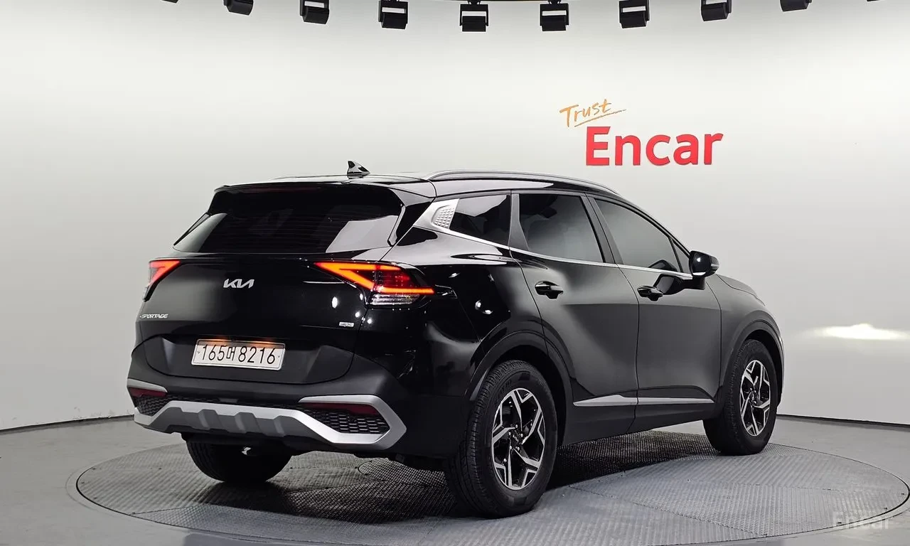 Kia Sportage PRESTIGE* 2.0D* 4X4* ОБДУХ* КОЖА* ПОДГРЕВ ВОЛАН, снимка 2 - Автомобили и джипове - 56126713