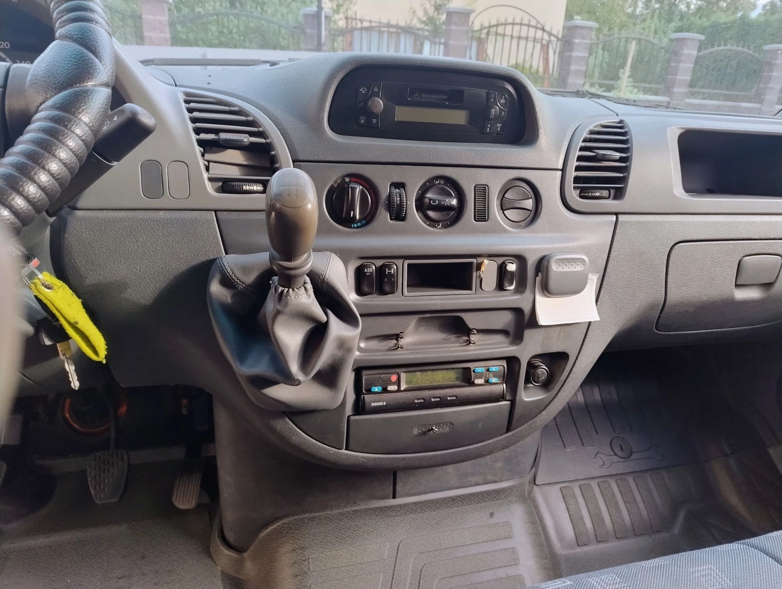 Mercedes-Benz Sprinter 311 2.2 CDI 110к.с - изображение 9