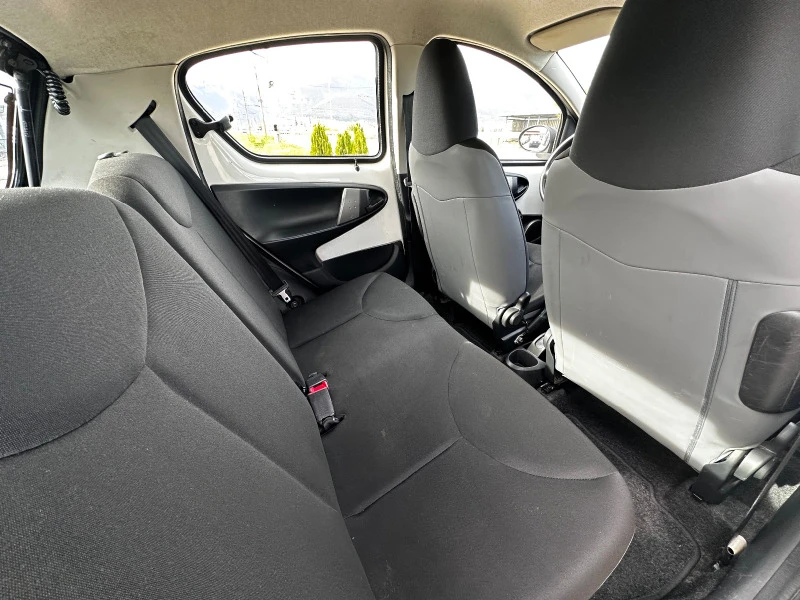 Toyota Aygo NAVI, снимка 14 - Автомобили и джипове - 40280328