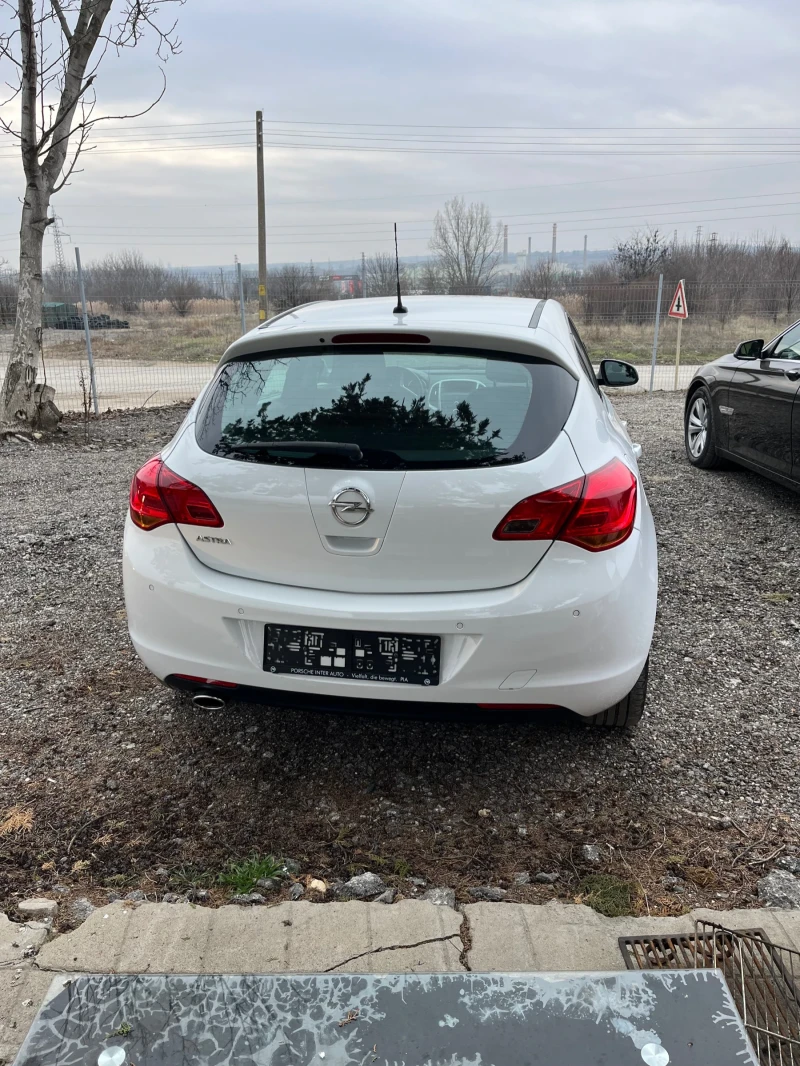 Opel Astra 1, 4 турбо 140 кс, снимка 5 - Автомобили и джипове - 48797363