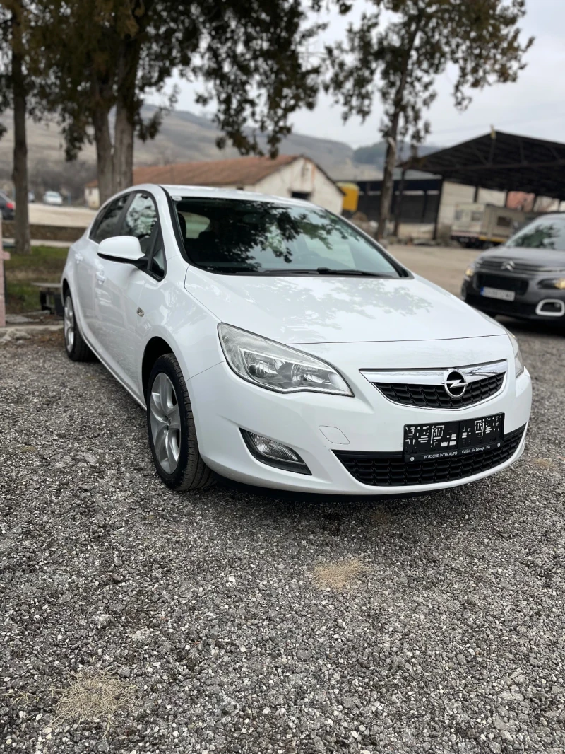 Opel Astra 1, 4 турбо 140 кс, снимка 14 - Автомобили и джипове - 48797363