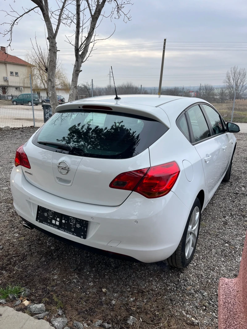 Opel Astra 1, 4 турбо 140 кс, снимка 6 - Автомобили и джипове - 48797363