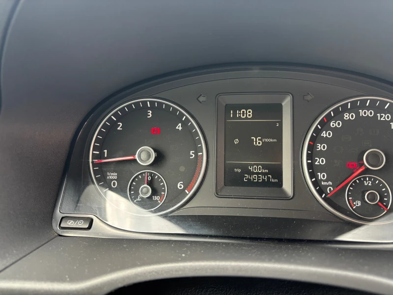 VW Caddy MAXI база 7-местен 1.6 TDI, снимка 6 - Автомобили и джипове - 52795423