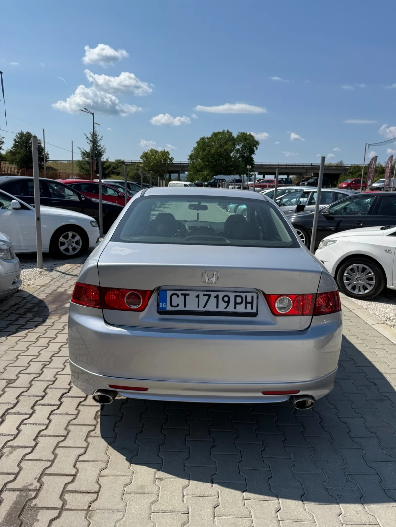 Honda Accord 2.4* Като нова* Всичко платено* Обслужена* Топ* , снимка 9 - Автомобили и джипове - 51009445