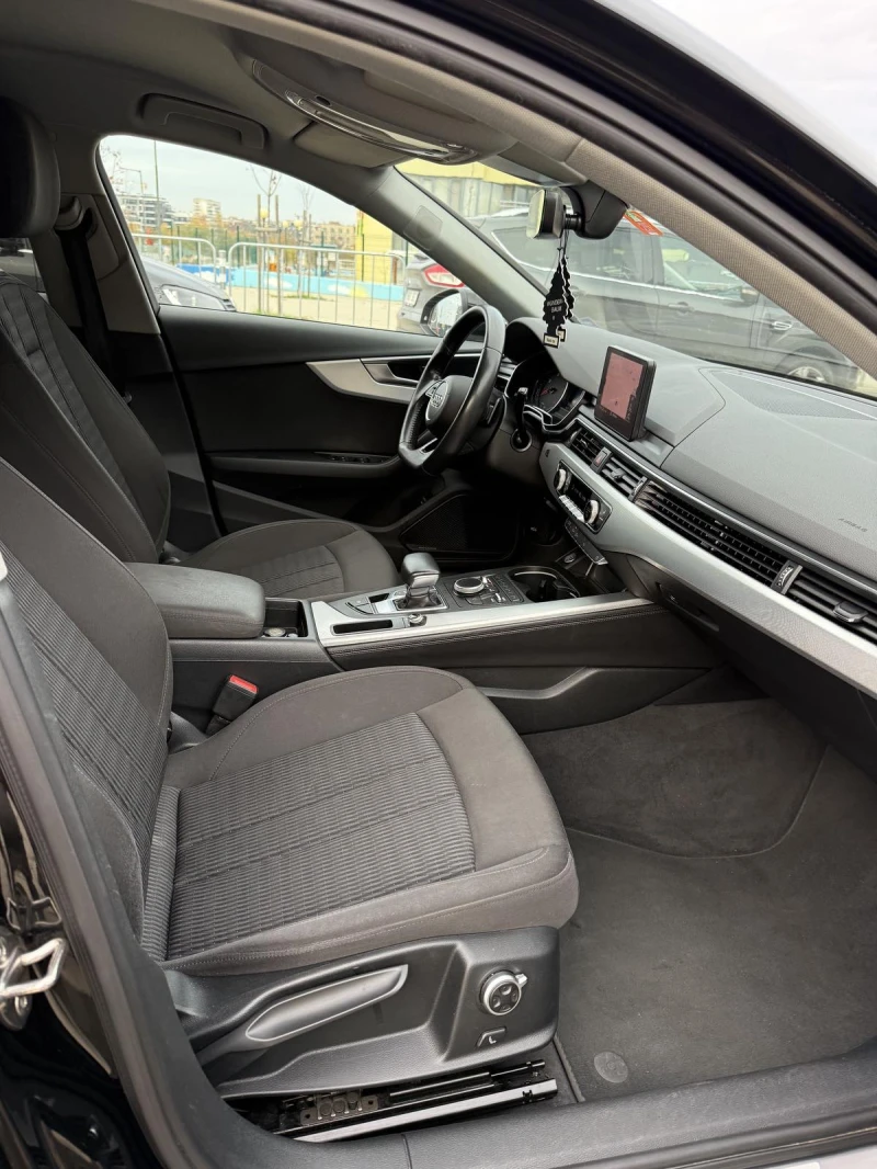 Audi A4 40 TDI, снимка 15 - Автомобили и джипове - 52362441