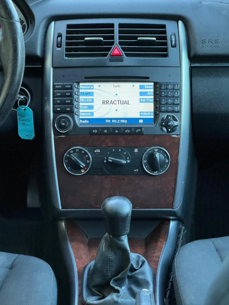 Mercedes-Benz B 180, снимка 12 - Автомобили и джипове - 52423787