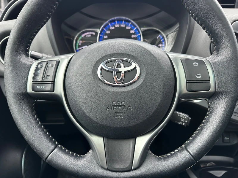 Toyota Yaris 1.5 Hybrid Style ПАНОРАМА , снимка 11 - Автомобили и джипове - 53510638