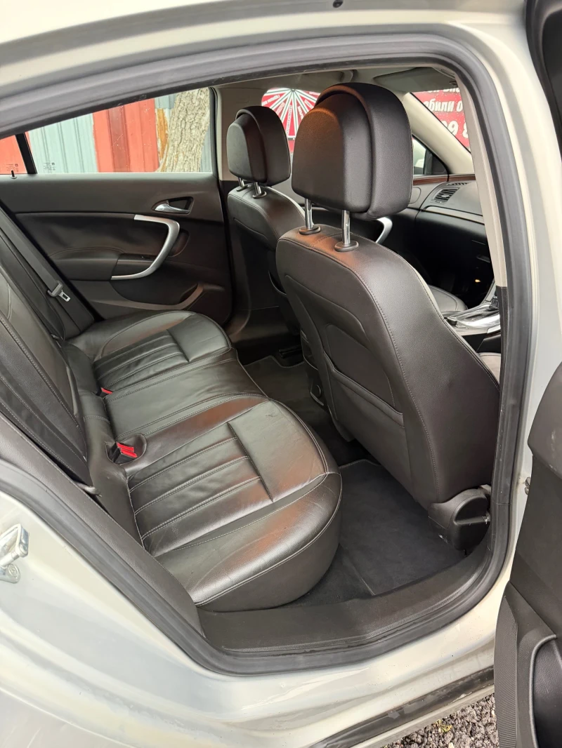 Opel Insignia АВТОМАТ* КОЖА* НАВИГАЦАЦИЯ, снимка 9 - Автомобили и джипове - 53527425