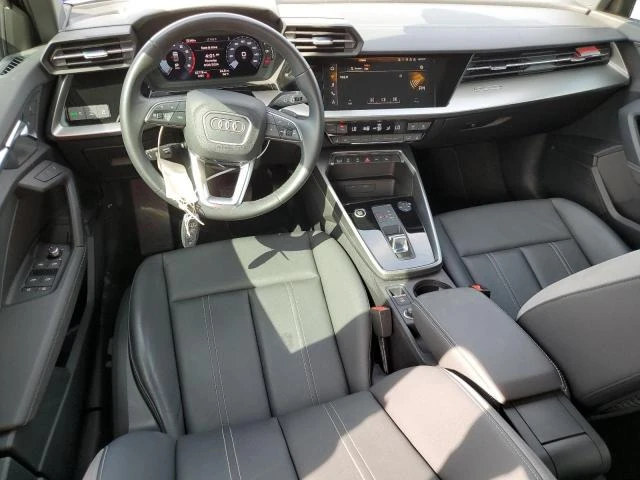 Audi A3 Premium Plus* QUATTRO* Keyless* Пано* full digital, снимка 8 - Автомобили и джипове - 48510260