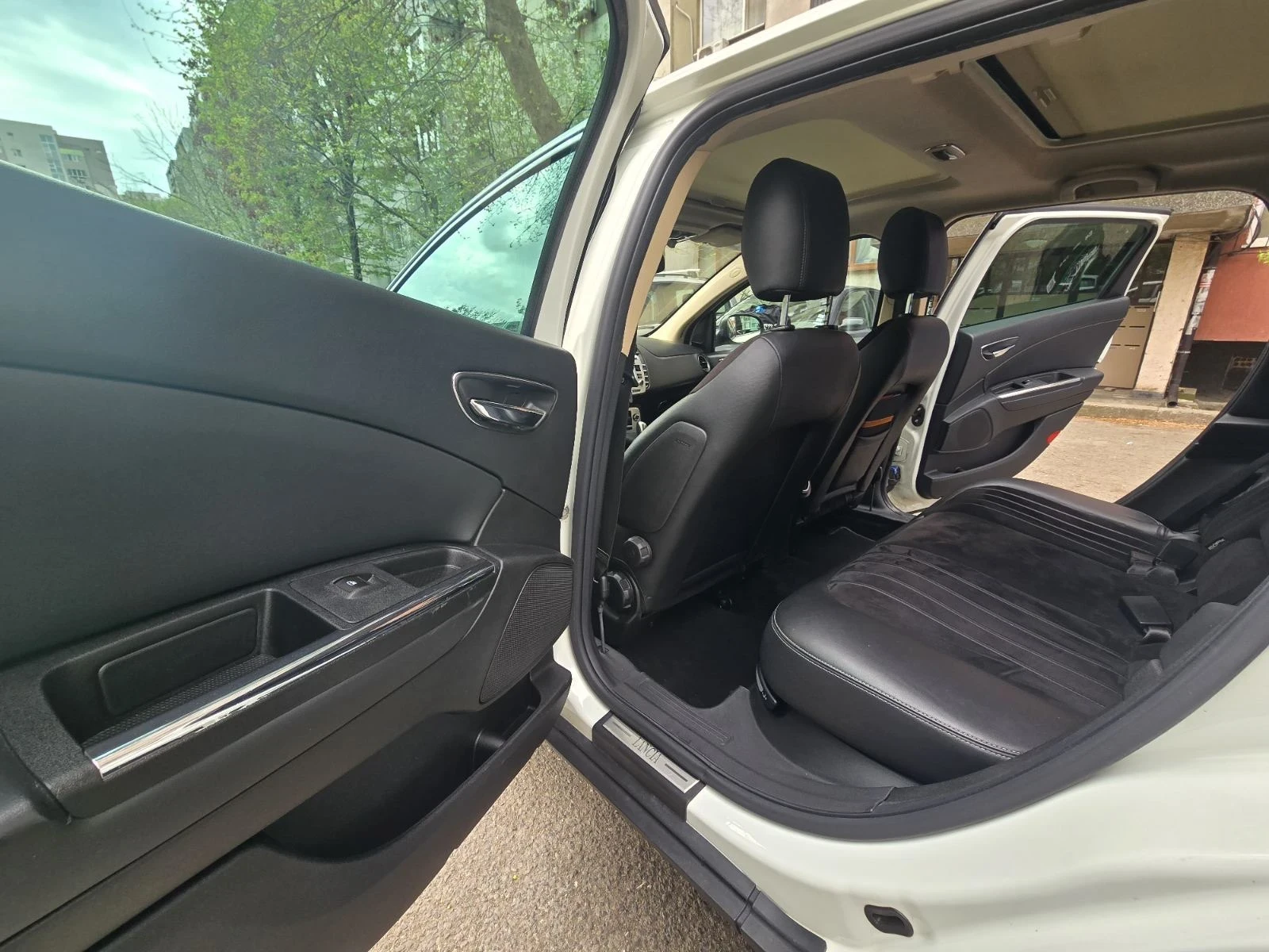 Lancia Delta 1.6 Multijet Automatic - изображение 4
