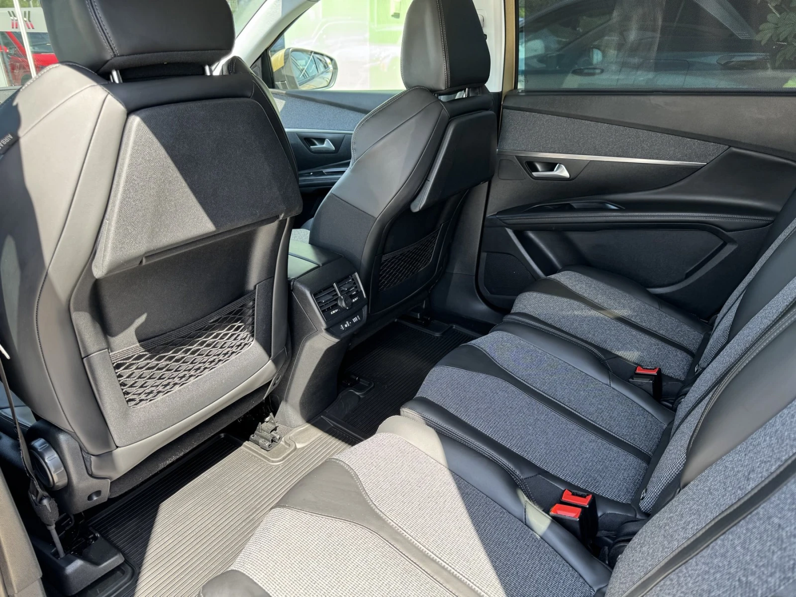 Peugeot 5008 NEW ALLURE 1, 2 Puretech 130ch S&S EAT6 E6.1 - изображение 10