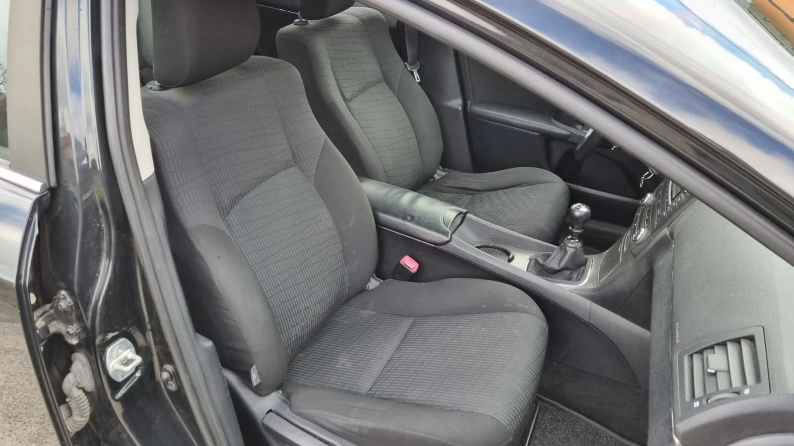Toyota Avensis  - изображение 6