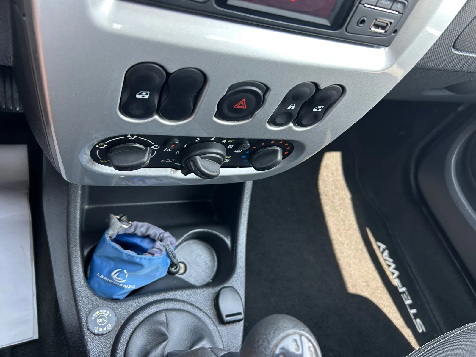 Dacia Sandero 1.6i GAZ 100x-KM euro5 | Mobile.bg   12