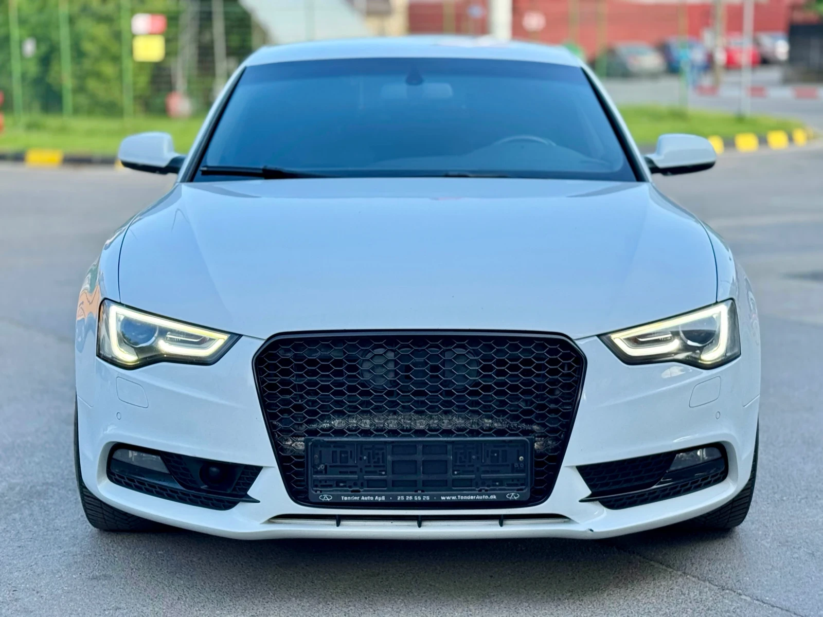 Audi A5 2.0TDI S line* Дистроник* Камера* Навигация - изображение 5