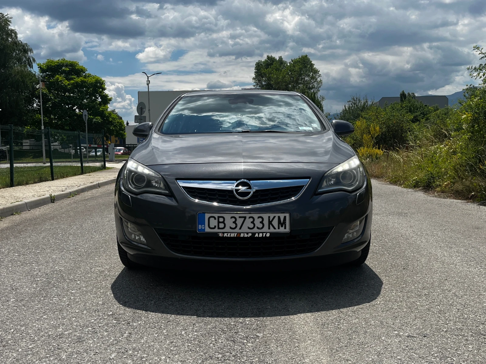 Opel Astra 1.6 TURBO 180 к.с. - изображение 6