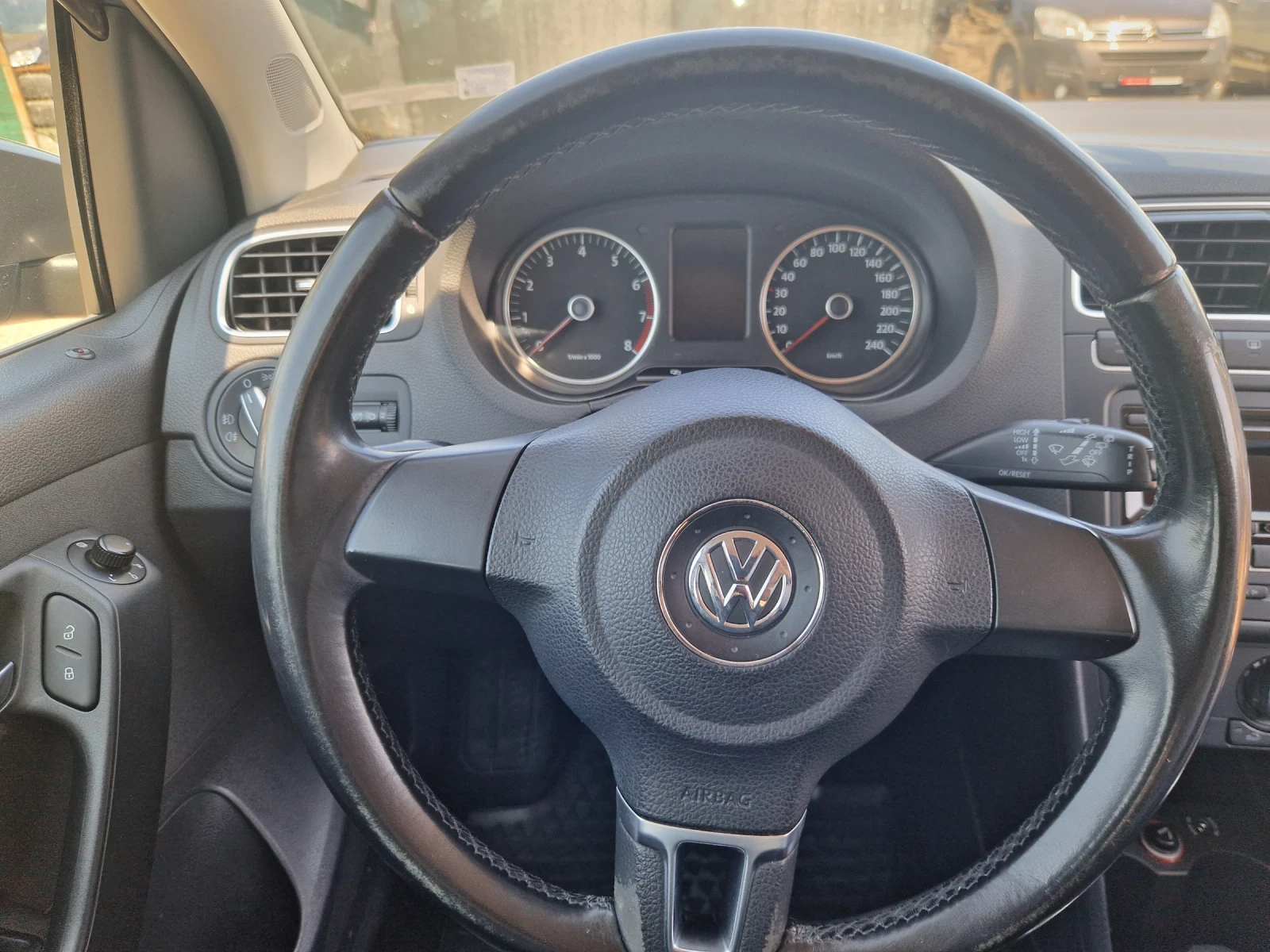 VW Polo АВТОМАТИК  7ск , 1.2 TSI, 105к.с. - изображение 8