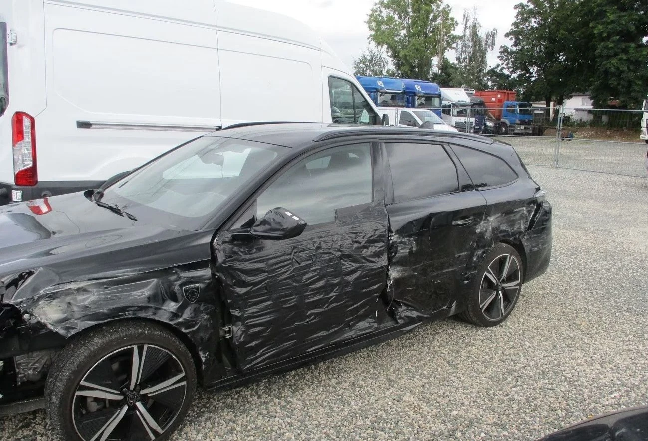 Peugeot 308 1.2T GT line 12 000 км! - изображение 4