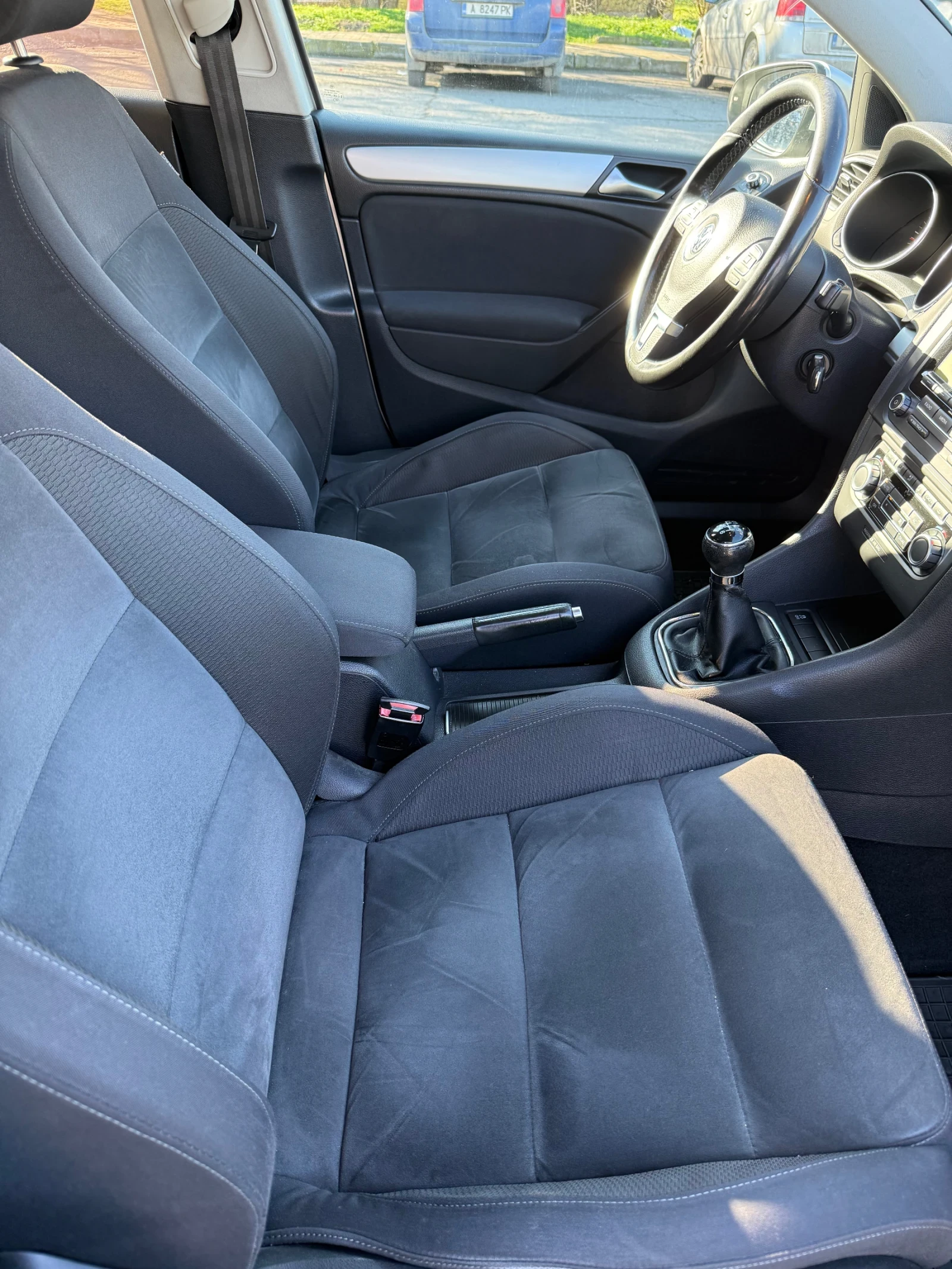 VW Golf 2.0 140 4MOTION, снимка 17 - Автомобили и джипове - 53300087