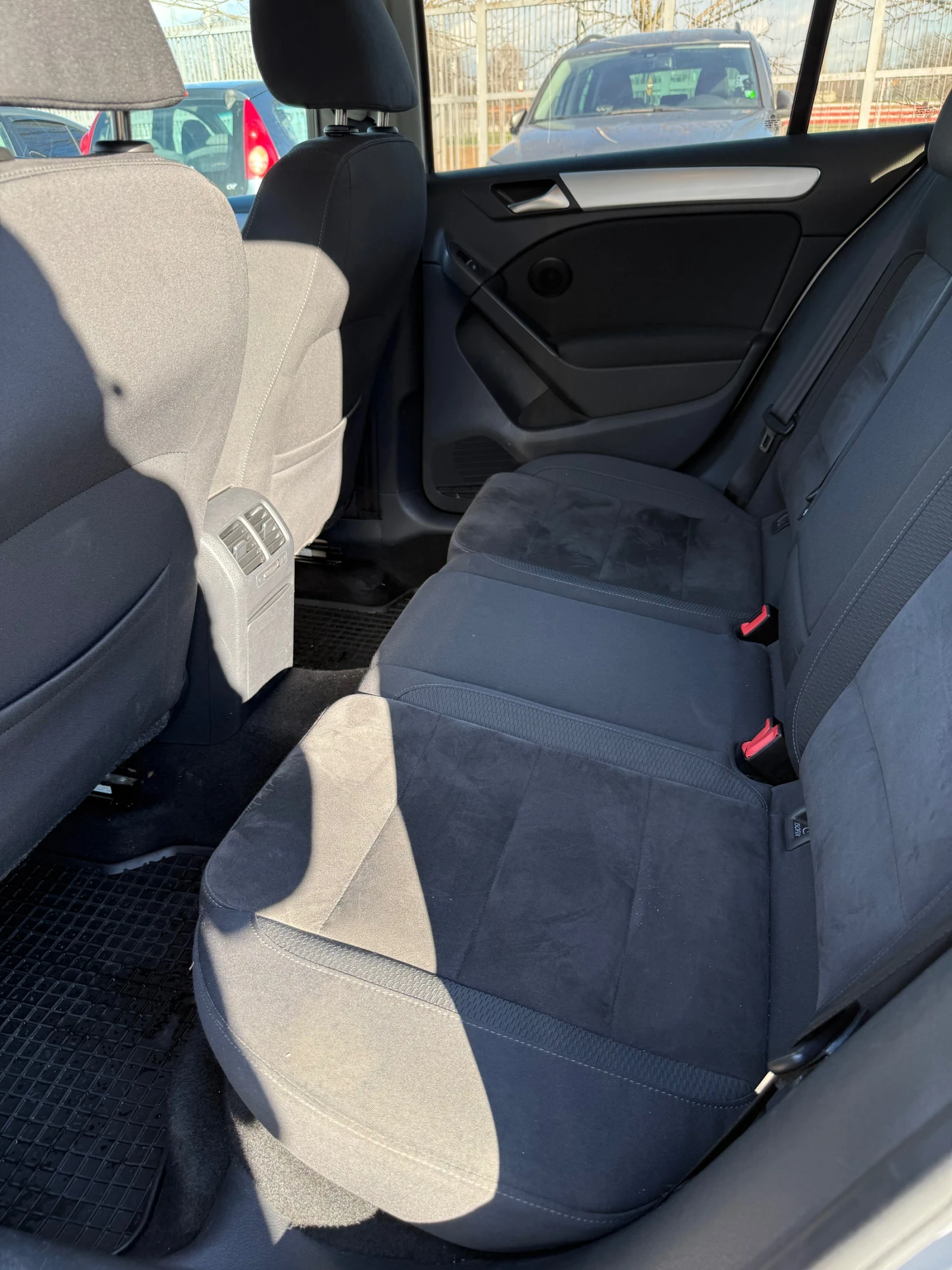 VW Golf 2.0 140 4MOTION, снимка 15 - Автомобили и джипове - 53300087