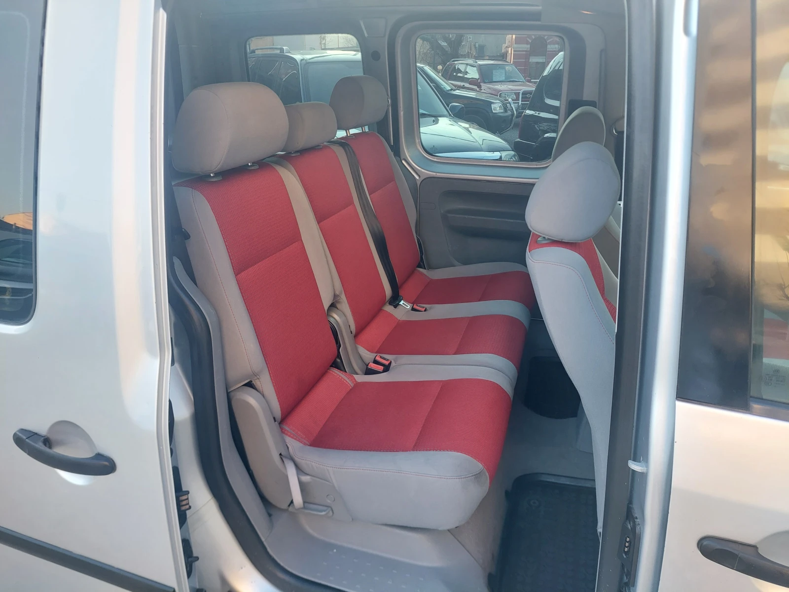 VW Caddy КАДИ ЛАЙФ-ГАЗ-БЕНЗИН.ТОП СЪСТОЯНИЕ, снимка 11 - Автомобили и джипове - 53737654