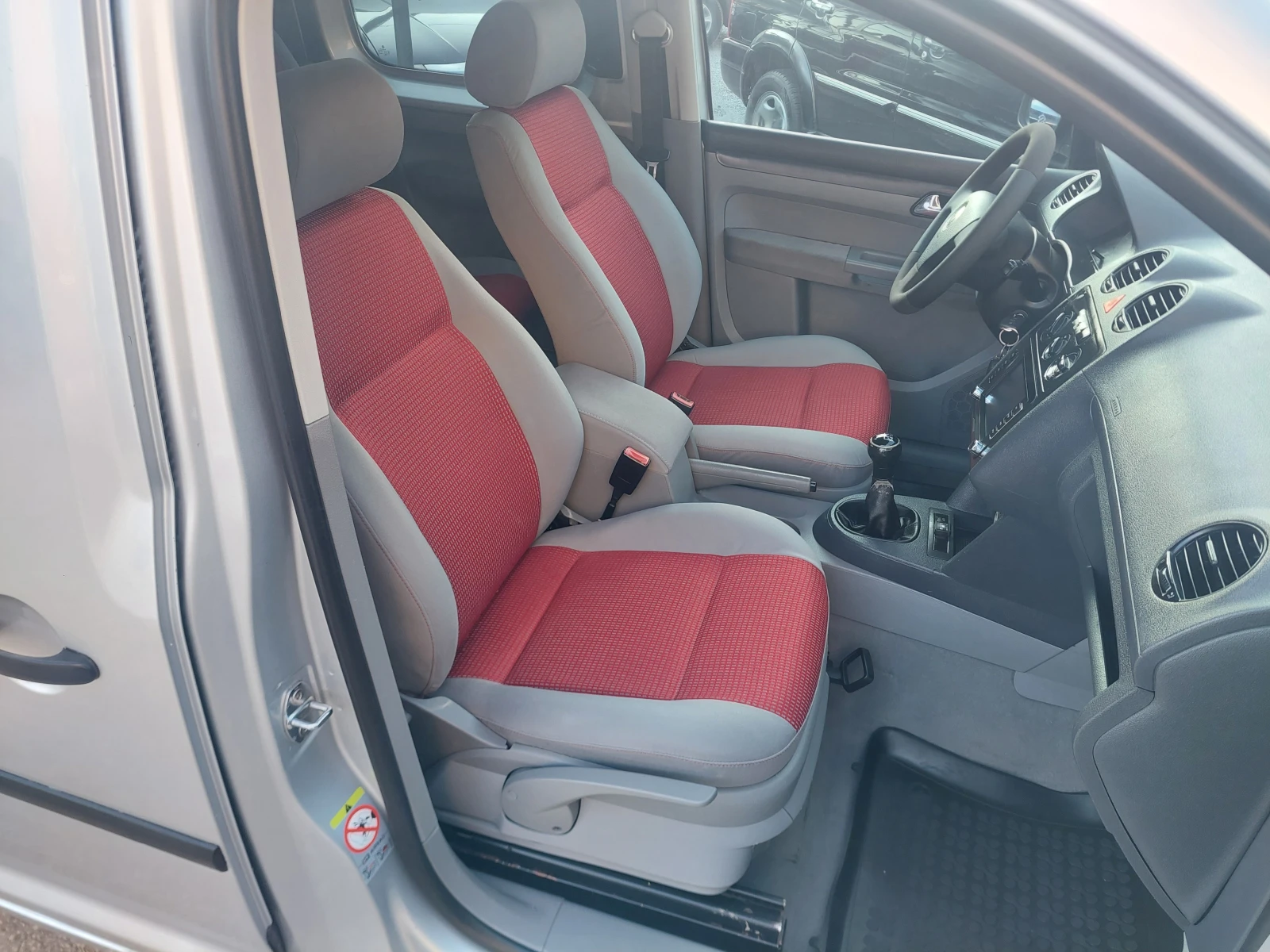 VW Caddy КАДИ ЛАЙФ-ГАЗ-БЕНЗИН.ТОП СЪСТОЯНИЕ, снимка 10 - Автомобили и джипове - 53737654