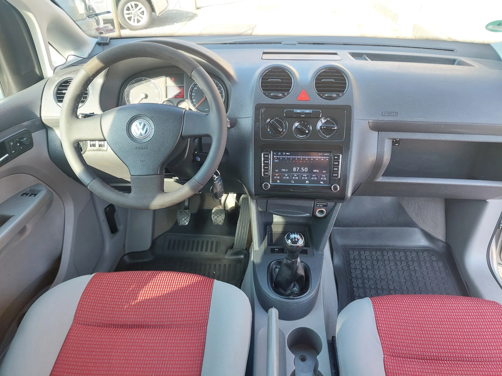 VW Caddy КАДИ ЛАЙФ-ГАЗ-БЕНЗИН.ТОП СЪСТОЯНИЕ, снимка 7 - Автомобили и джипове - 53737654