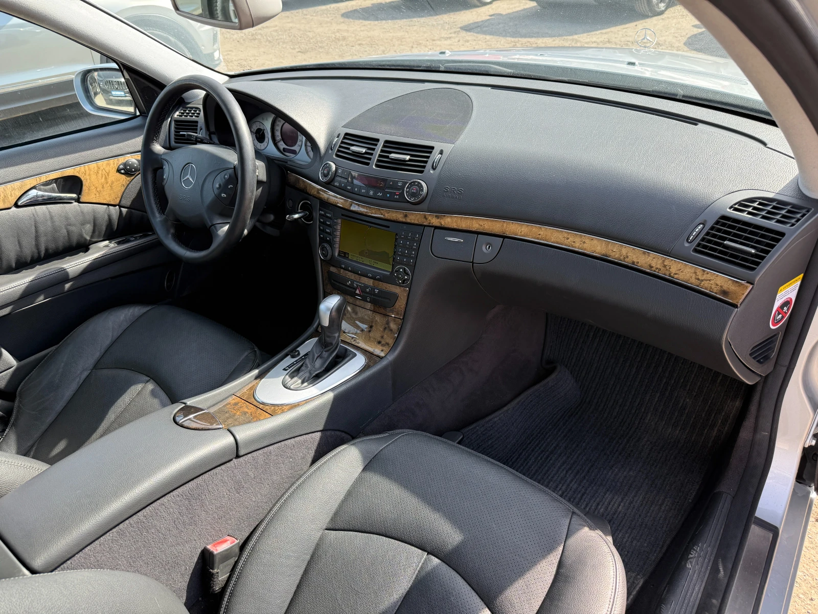 Mercedes-Benz E 320 3.0CDI-V6-4Matic-Avantgarde-автоматик-ТОП, снимка 14 - Автомобили и джипове - 53900294