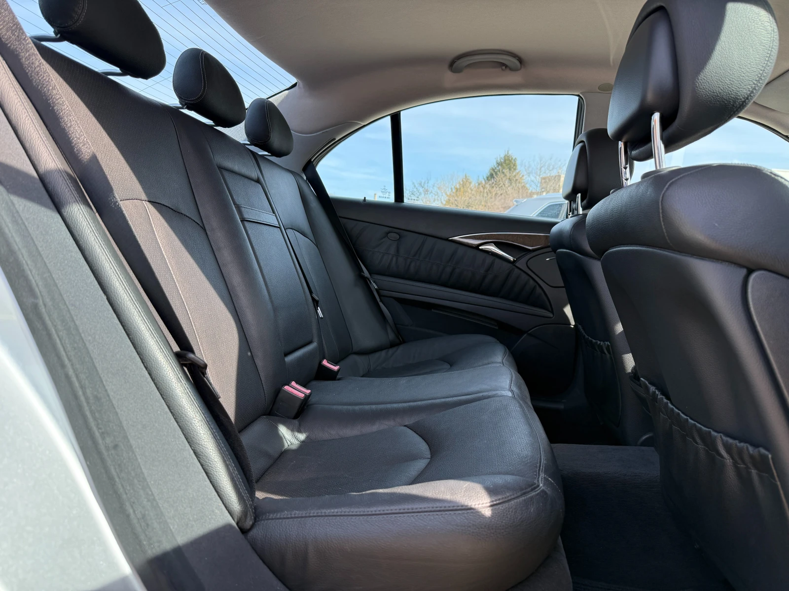 Mercedes-Benz E 320 3.0CDI-V6-4Matic-Avantgarde-автоматик-ТОП, снимка 13 - Автомобили и джипове - 53900294