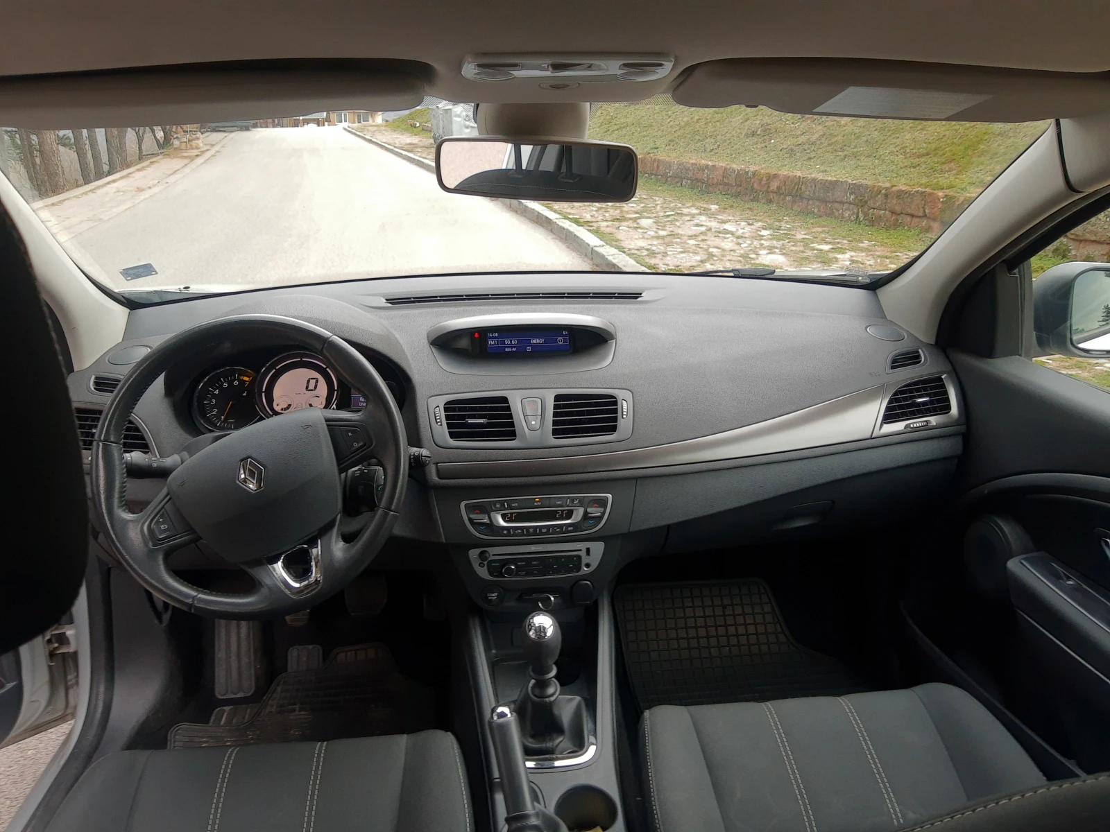 Renault Megane Grandtour Energy TCe, снимка 10 - Автомобили и джипове - 53932547