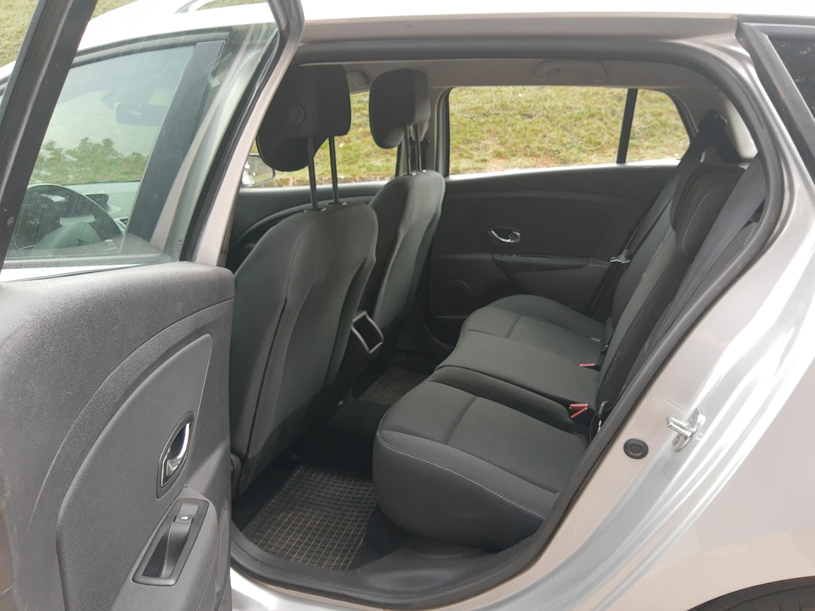 Renault Megane Grandtour Energy TCe, снимка 8 - Автомобили и джипове - 53932547