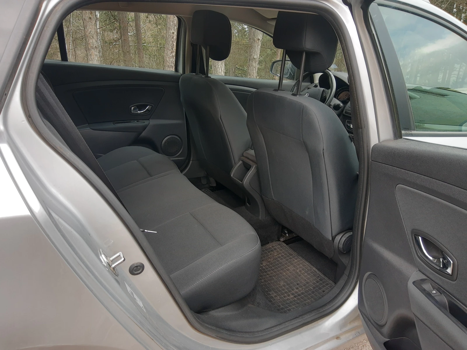 Renault Megane Grandtour Energy TCe, снимка 6 - Автомобили и джипове - 53932547