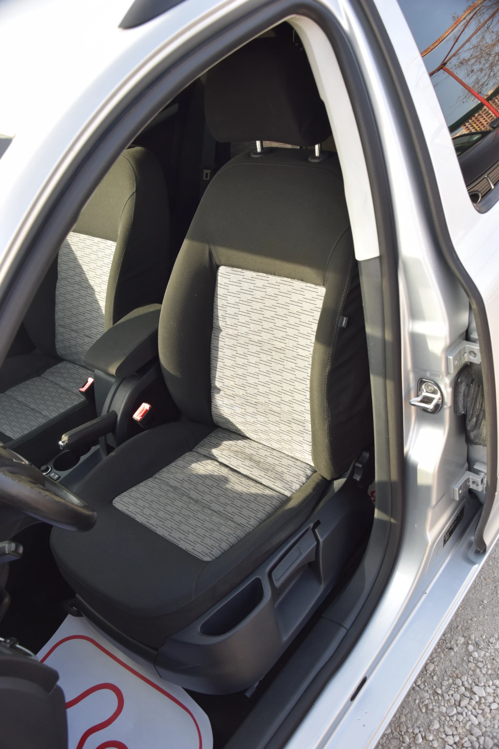 Skoda Octavia 1.6 TDI , снимка 9 - Автомобили и джипове - 54056597